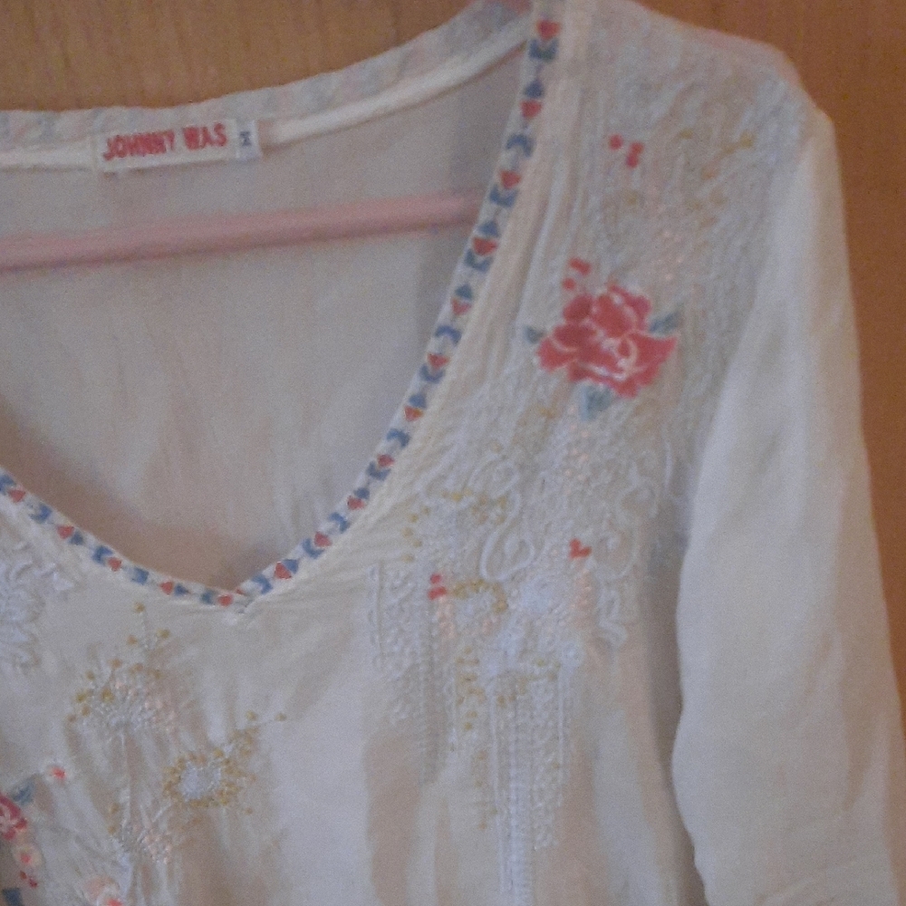 Johnny Was White V‑Neck Embroidered Long Sleeve Top with Pink Floral Accents - Picture 3 of 8